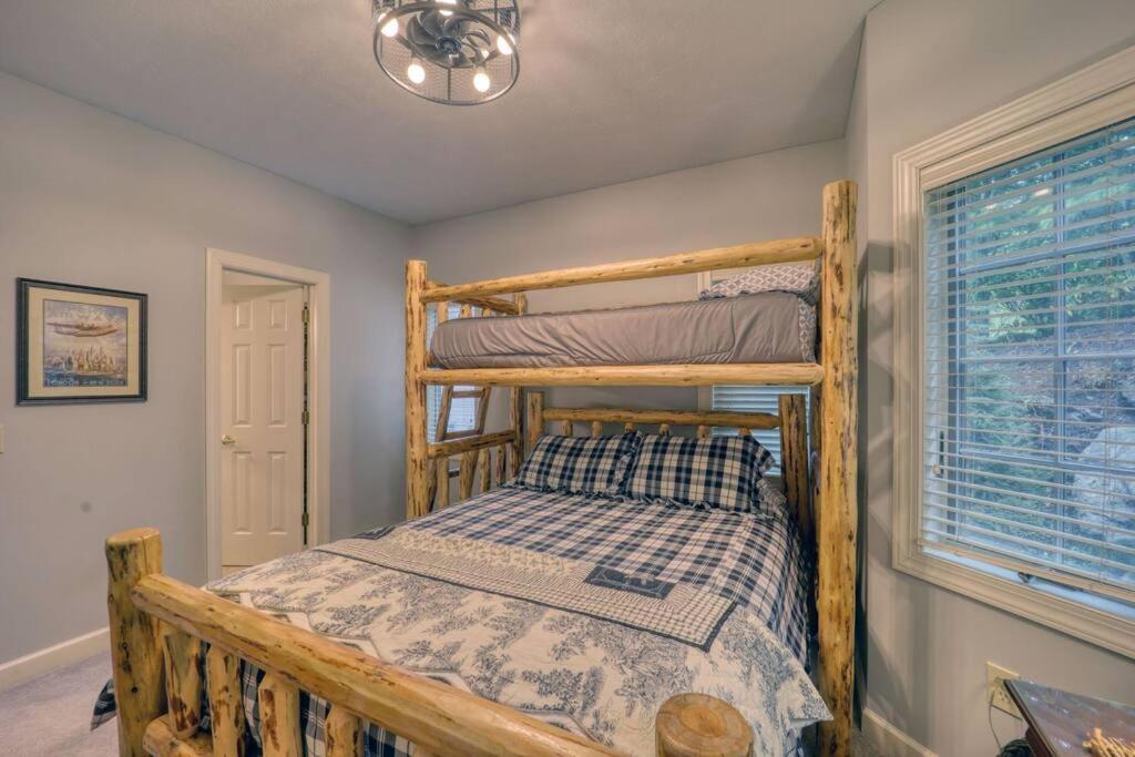 Bucket List Views Sugar Mountain Private Condo - 2Bed, 2Bath, Sleeps 6, Panoramic Views Of Mountains From Large Deck, Short Drive To Shopping, Restaurants, Cafes & Banner Elk Town ภายนอก รูปภาพ